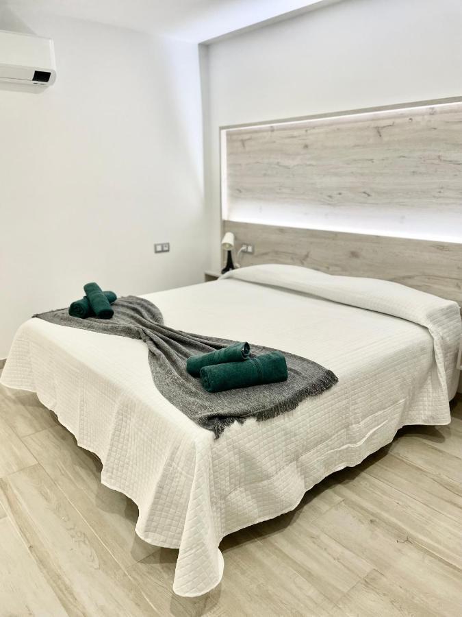 Island Suites Arona  Exteriör bild